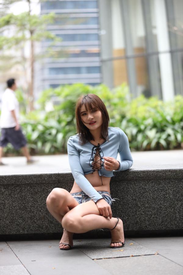 SOLO-尹菲   SOLO尹菲- 热裤高跟美女街拍原图第175张图片