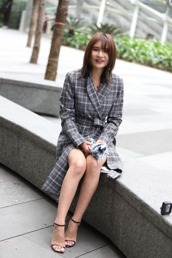 SOLO-尹菲   SOLO尹菲- 热裤高跟美女街拍原图第182张图片