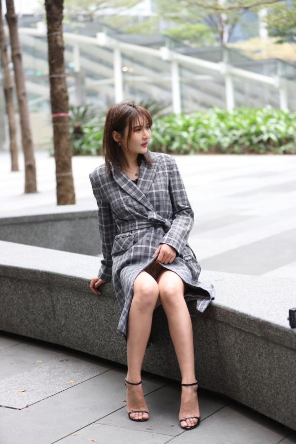 SOLO-尹菲   SOLO尹菲- 热裤高跟美女街拍原图第184张图片