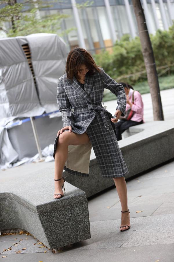 SOLO-尹菲   SOLO尹菲- 热裤高跟美女街拍原图第194张图片