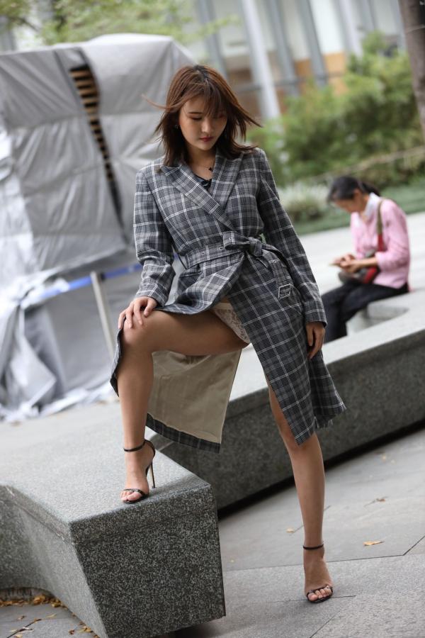 SOLO-尹菲   SOLO尹菲- 热裤高跟美女街拍原图第195张图片