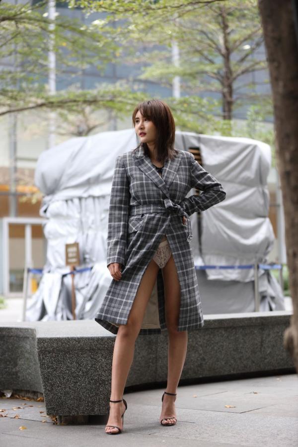 SOLO-尹菲   SOLO尹菲- 热裤高跟美女街拍原图第203张图片