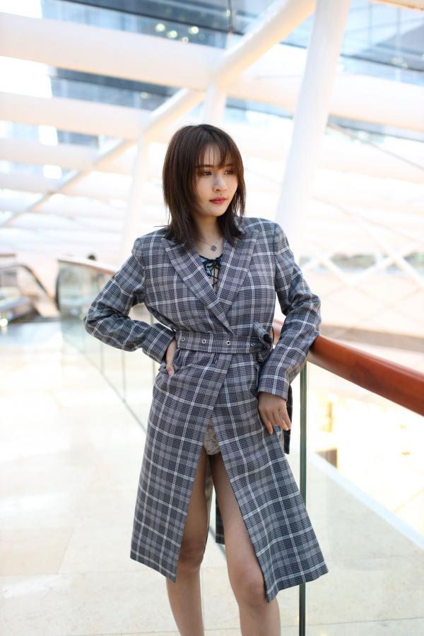 SOLO-尹菲   SOLO尹菲- 热裤高跟美女街拍原图第211张图片