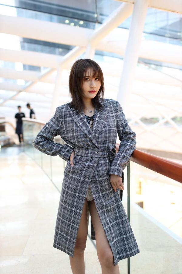 SOLO-尹菲   SOLO尹菲- 热裤高跟美女街拍原图第212张图片