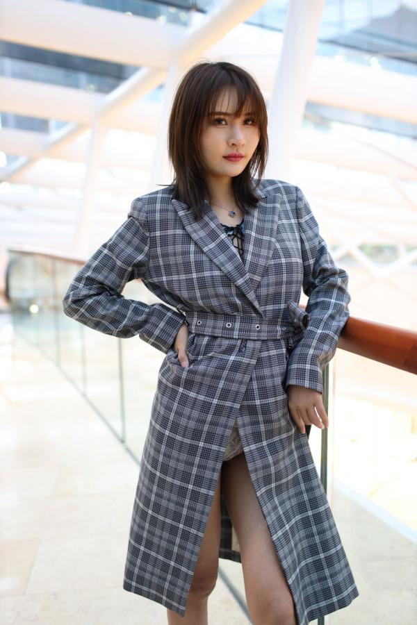 SOLO-尹菲   SOLO尹菲- 热裤高跟美女街拍原图第214张图片