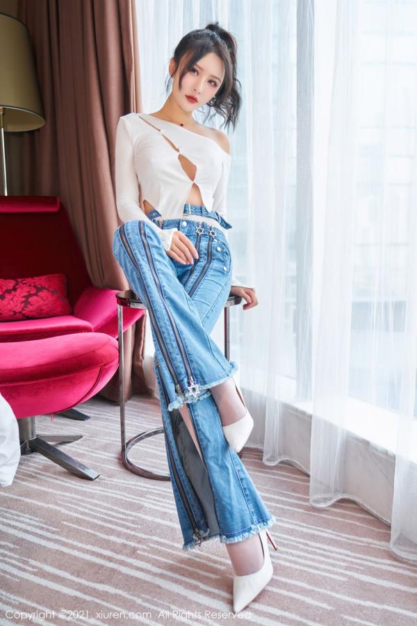 SOLO-尹菲  明艳动人Emily尹菲 独特魅力的牛仔裤第1张图片