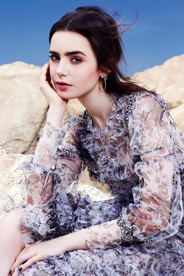 Lily Jane Collins 莉莉·柯林斯 英美混血莉莉·柯林斯 自然美女大方素颜照第8张图片