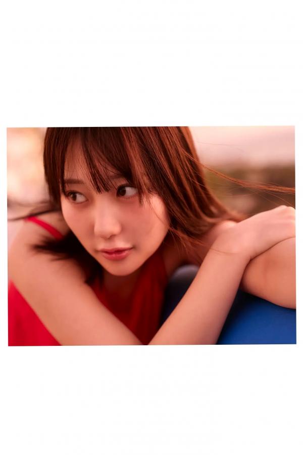 田中美久  《田中美久 - もっと、ぜんぶ、ほんと》异国街拍优雅长裙与泳池性感写真第70张图片
