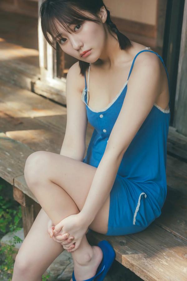 田中美久  田中美久 - キミの街まで 海边沙滩红色比基尼与性感私房写真第21张图片