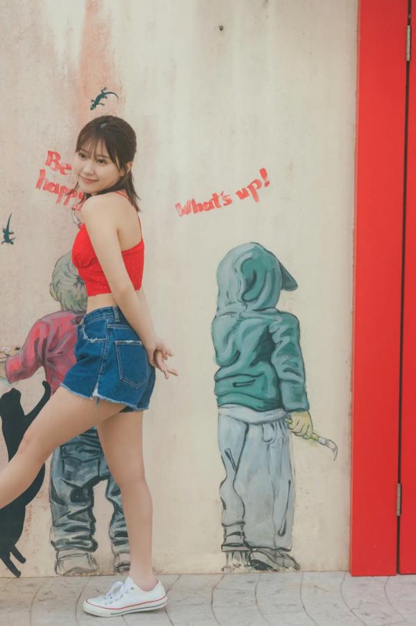 田中美久  田中美久 - キミの街まで 海边沙滩红色比基尼与性感私房写真第54张图片