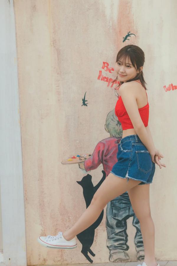 田中美久  田中美久 - キミの街まで 海边沙滩红色比基尼与性感私房写真第55张图片