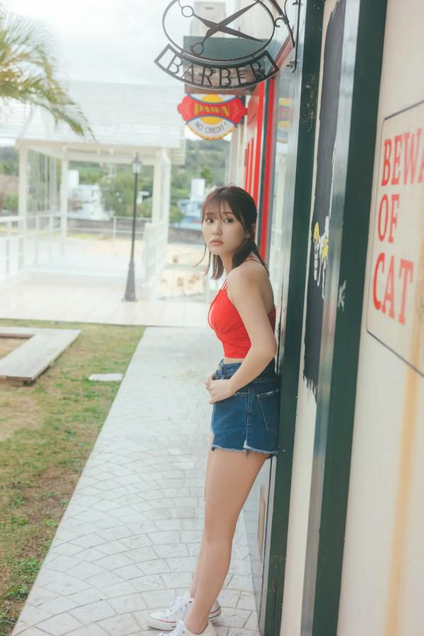 田中美久  田中美久 - キミの街まで 海边沙滩红色比基尼与性感私房写真第56张图片