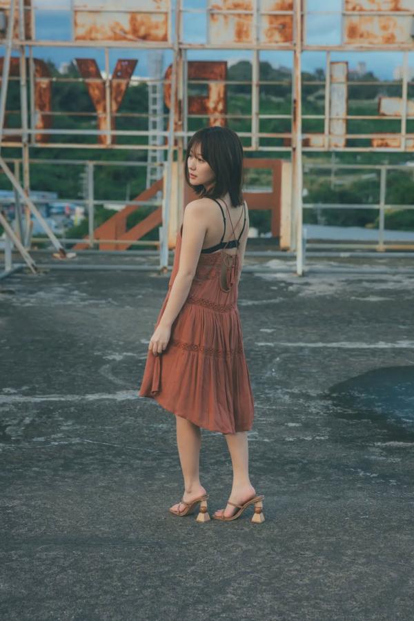 田中美久  田中美久 - キミの街まで 海边沙滩红色比基尼与性感私房写真第107张图片
