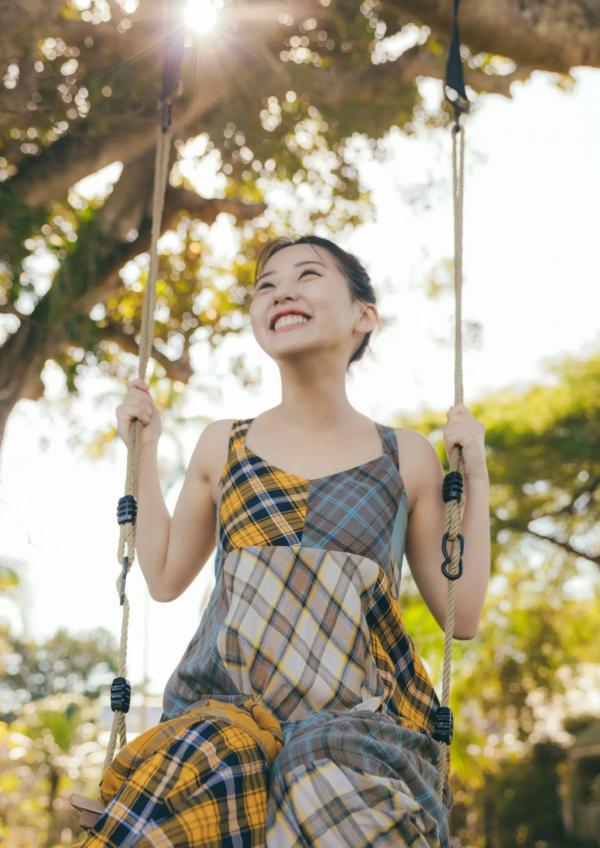 田中美久   田中美久 - 也想更随性地，日系清纯泳装写真，清新夏日池畔性感风格，捕捉灵动迷人瞬间第4张图片
