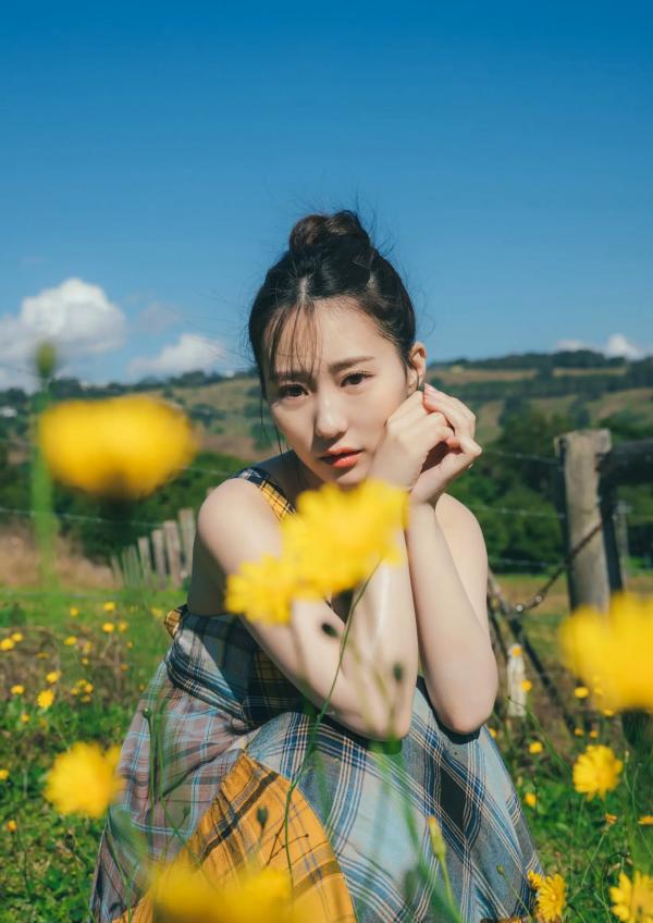 田中美久   田中美久 - 也想更随性地，日系清纯泳装写真，清新夏日池畔性感风格，捕捉灵动迷人瞬间第7张图片