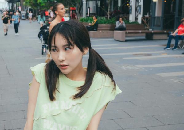 田中美久   田中美久 - 也想更随性地，日系清纯泳装写真，清新夏日池畔性感风格，捕捉灵动迷人瞬间第37张图片