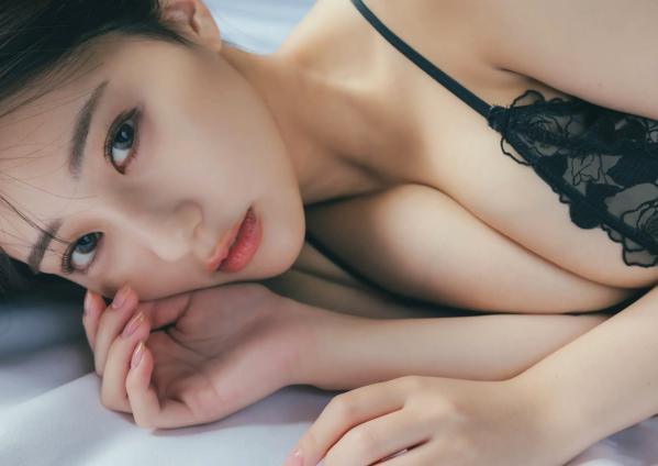 田中美久   田中美久 - 也想更随性地，日系清纯泳装写真，清新夏日池畔性感风格，捕捉灵动迷人瞬间第56张图片