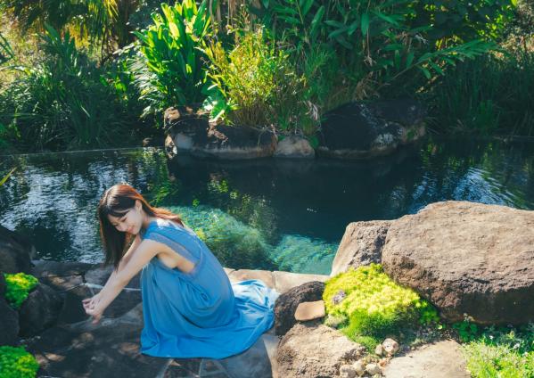 田中美久   田中美久 - 也想更随性地，日系清纯泳装写真，清新夏日池畔性感风格，捕捉灵动迷人瞬间第114张图片