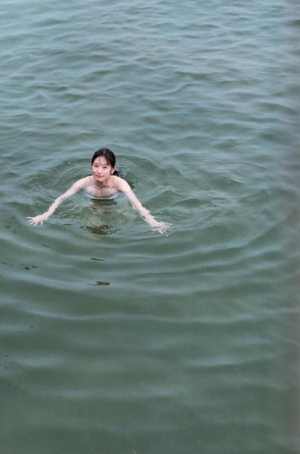 上西怜   上西怜《水の温度》清纯私房写真，日系少女户外泳装与居家清新视觉大赏第62张图片