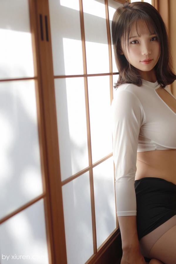 李可儿  李可可的日本之旅 深V束胸制服装扮第18张图片