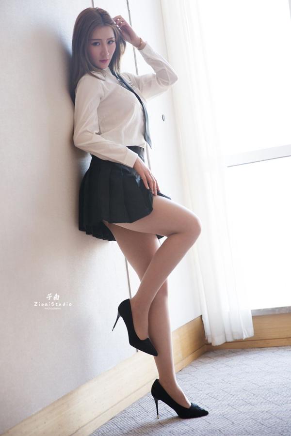 玄子  [TouTiao头条女神]高清写真图 2020-04-05 长腿女生 玄子第18张图片
