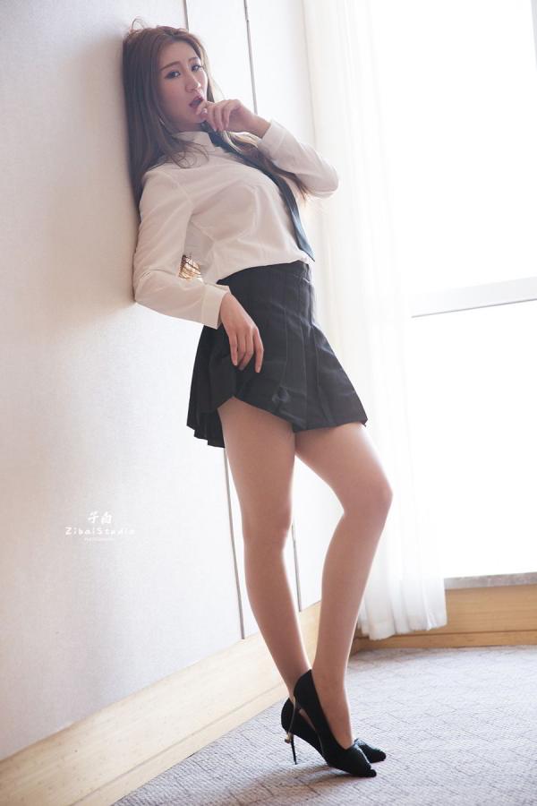 玄子  [TouTiao头条女神]高清写真图 2020-04-05 长腿女生 玄子第24张图片