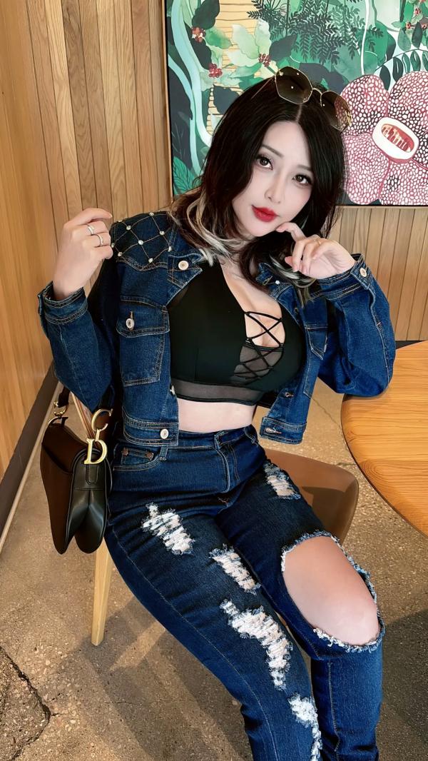 Hana Dinh   Hana bunny - Denim Bunny 性感内衣私房照，牛仔混搭风格展现极致丰满曲线第3张图片
