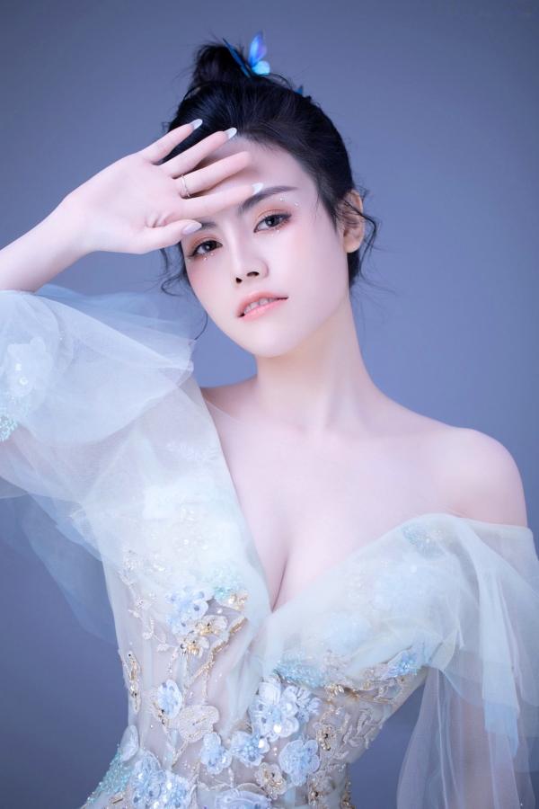 白甜   XR-Uncensored-白甜-极品模特大尺视图合集-XiuRen秀人网内购私拍-室内私房、黑丝诱惑、无圣光大尺度写真第169张图片