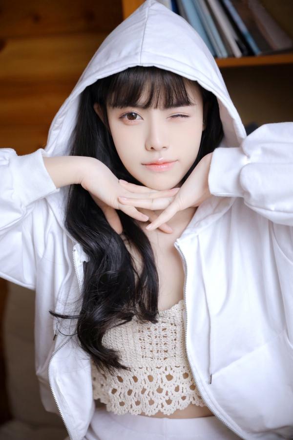 白甜   XR-Uncensored-白甜-极品模特大尺视图合集-XiuRen秀人网内购私拍-室内私房、黑丝诱惑、无圣光大尺度写真第209张图片
