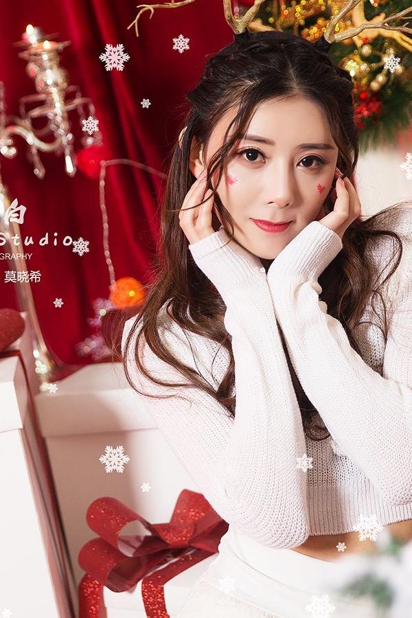 莫小希  [TouTiao头条女神]高清写真图 2019-12-24 晓希祝圣诞节快乐！第6张图片