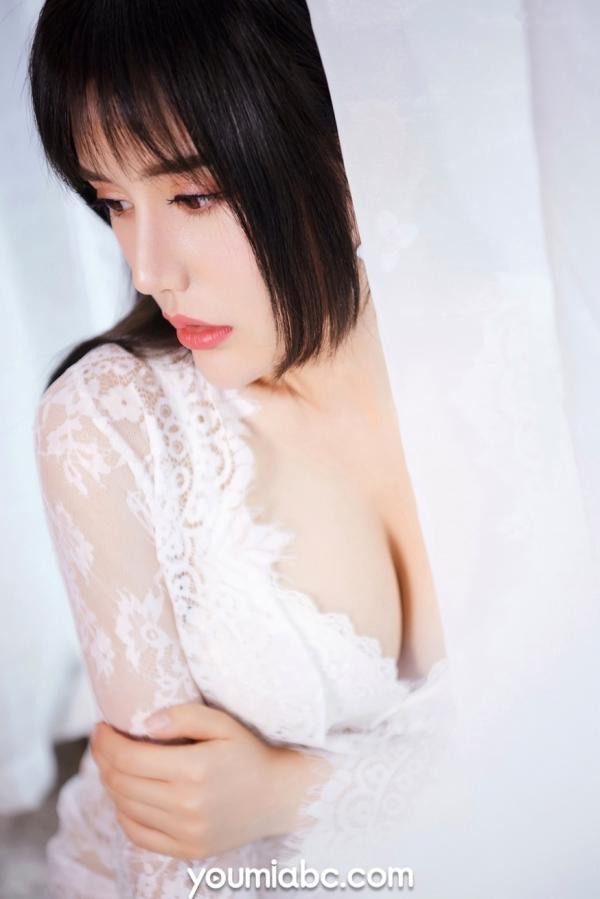 卓娅祺 Eve雯仔  YouMi尤蜜-卓娅祺《清纯妖姬》写真，牛仔裙装诱惑大尺度，唯美私房风格，展白嫩肌肤极品女神第7张图片