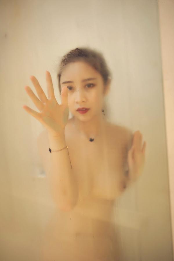 乔依琳   XR-Uncensored 乔依琳私房浴室写真：出浴后的优雅诱惑，完美身材无圣光呈现第62张图片