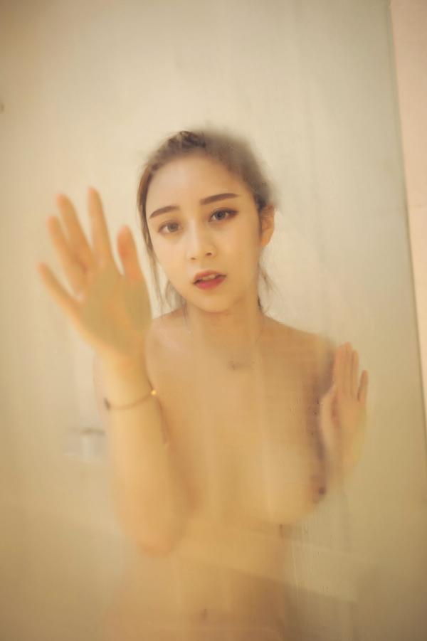 乔依琳   XR-Uncensored 乔依琳私房浴室写真：出浴后的优雅诱惑，完美身材无圣光呈现第63张图片