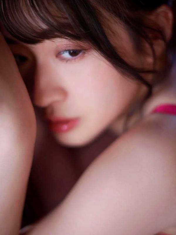 メイリ 美梨  メイリ - 彼女と官能的な时间：浴室湿发诱惑与室内私房性感写真第15张图片