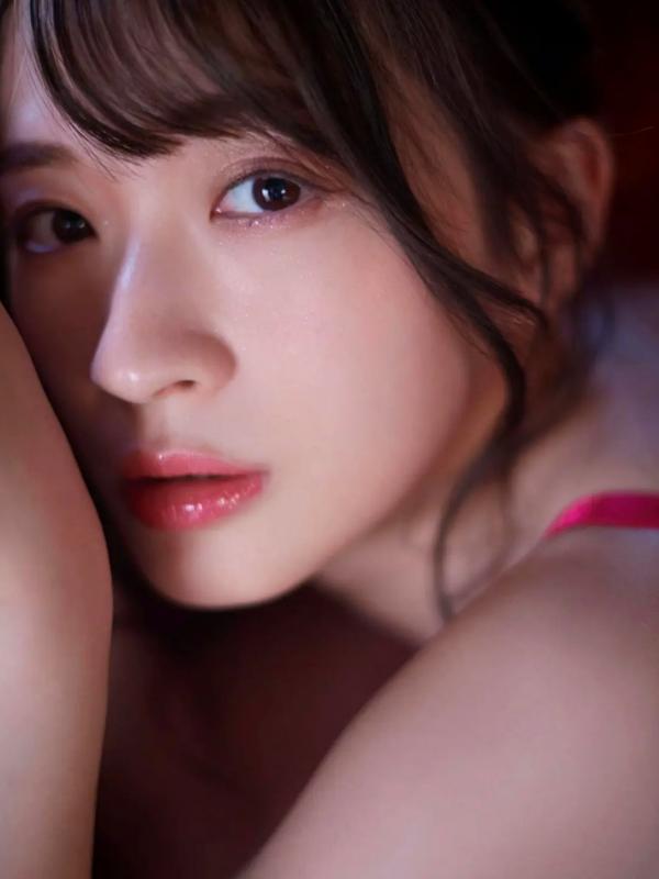 メイリ 美梨  メイリ - 彼女と官能的な时间：浴室湿发诱惑与室内私房性感写真第16张图片