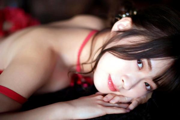 メイリ 美梨  メイリ - 彼女と官能的な时间：浴室湿发诱惑与室内私房性感写真第65张图片