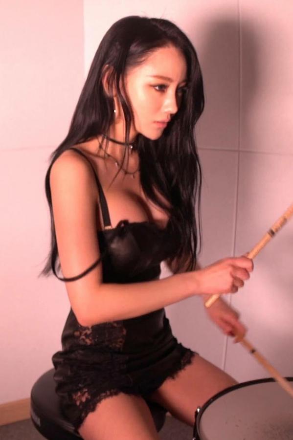 아연 雅妍 韩国火辣鼓手A-YEON，以鼓声重击我的心跳！第11张图片