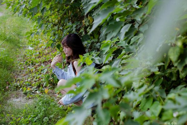 Katie Chiu 比比儿  台湾正妹比比儿《小清新外拍》户外街拍写真集，展现邻家女孩纯美气质与动人魅力第20张图片