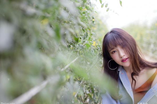 Katie Chiu 比比儿  台湾正妹比比儿《小清新外拍》户外街拍写真集，展现邻家女孩纯美气质与动人魅力第26张图片