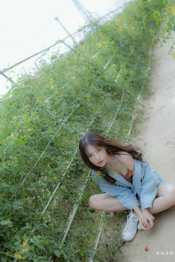 Katie Chiu 比比儿  台湾正妹比比儿《小清新外拍》户外街拍写真集，展现邻家女孩纯美气质与动人魅力第27张图片