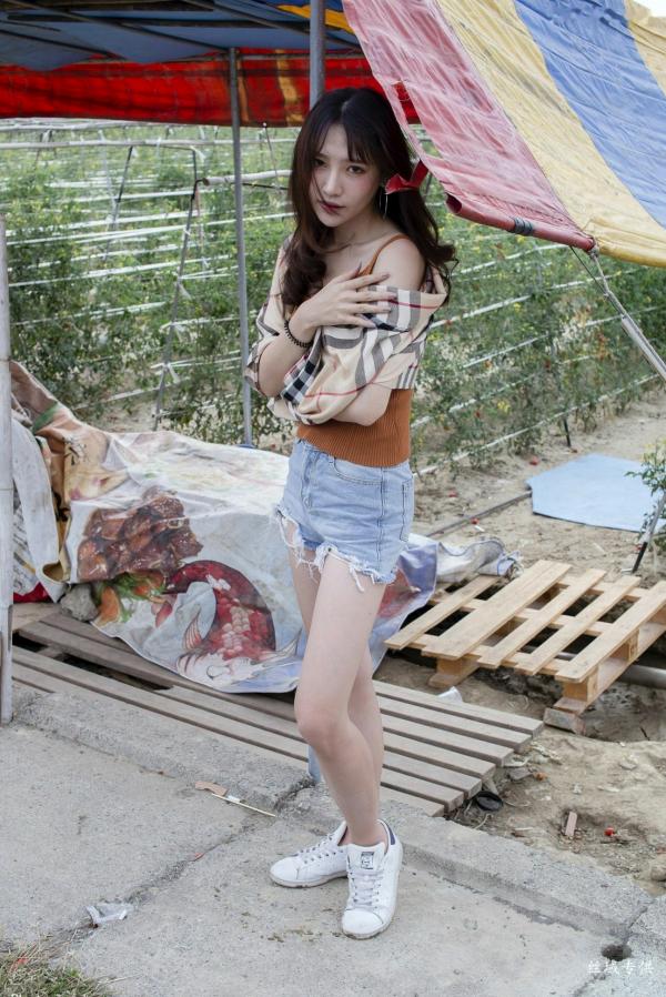 Katie Chiu 比比儿  台湾正妹比比儿《小清新外拍》户外街拍写真集，展现邻家女孩纯美气质与动人魅力第41张图片