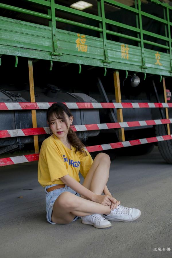 Katie Chiu 比比儿  台湾正妹比比儿《小清新外拍》户外街拍写真集，展现邻家女孩纯美气质与动人魅力第57张图片