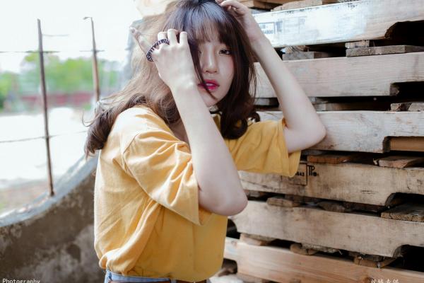 Katie Chiu 比比儿  台湾正妹比比儿《小清新外拍》户外街拍写真集，展现邻家女孩纯美气质与动人魅力第75张图片