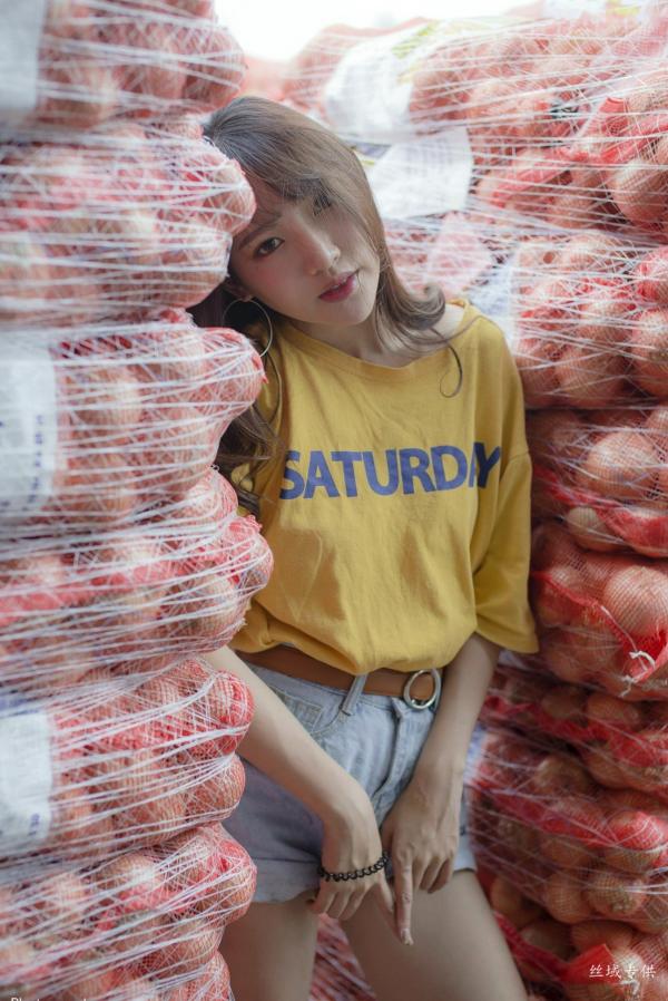 Katie Chiu 比比儿  台湾正妹比比儿《小清新外拍》户外街拍写真集，展现邻家女孩纯美气质与动人魅力第79张图片