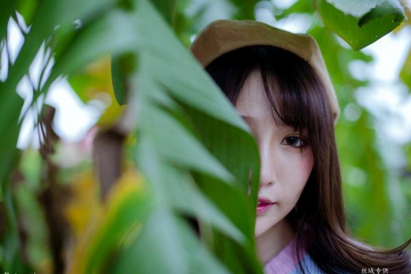 Katie Chiu 比比儿  台湾正妹比比儿《小清新外拍》户外街拍写真集，展现邻家女孩纯美气质与动人魅力第103张图片
