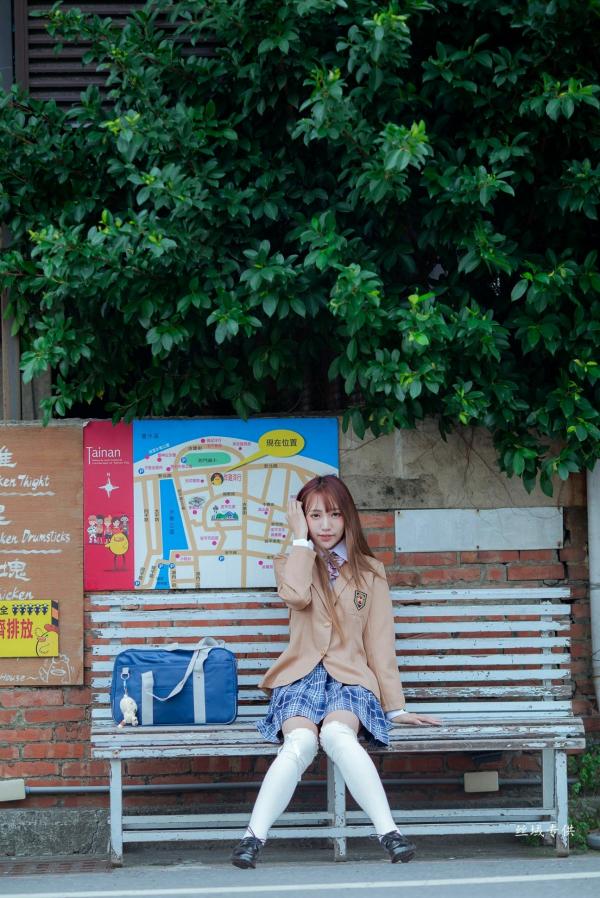 Katie Chiu 比比儿  台湾美少女比比儿《清新学妹》青春校服街拍写真集，演绎日系校园风，尽显女神清纯气质[47P]第10张图片