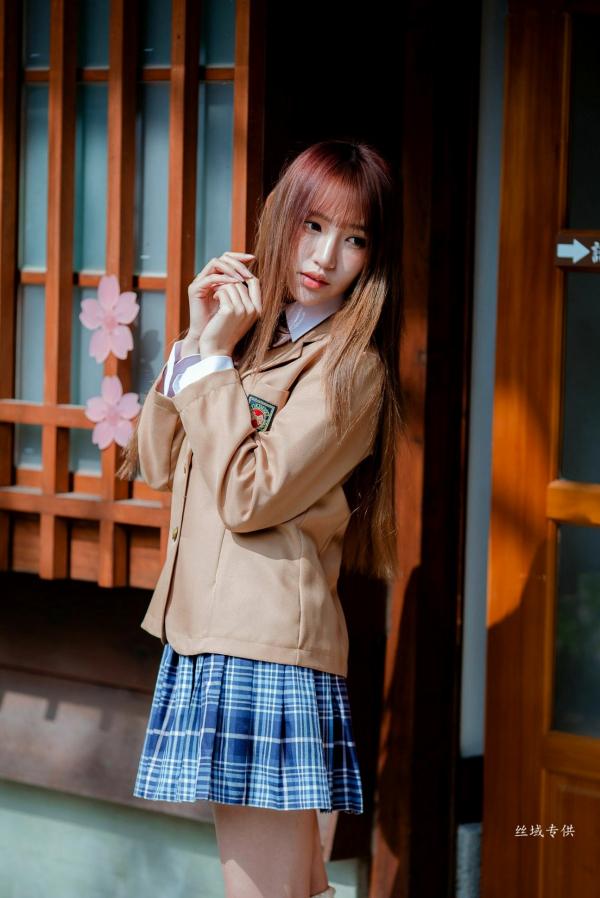 Katie Chiu 比比儿  台湾美少女比比儿《清新学妹》青春校服街拍写真集，演绎日系校园风，尽显女神清纯气质[47P]第24张图片