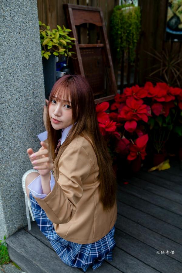 Katie Chiu 比比儿  台湾美少女比比儿《清新学妹》青春校服街拍写真集，演绎日系校园风，尽显女神清纯气质[47P]第44张图片