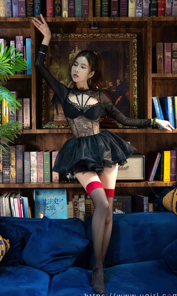 田小燕   UGirlsApp尤果圈爱尤物-2793-田小燕《无限回响》黑色蕾丝私房写真，气质女神深邃诱惑，红边丝袜美腿尽显性感风情第7张图片