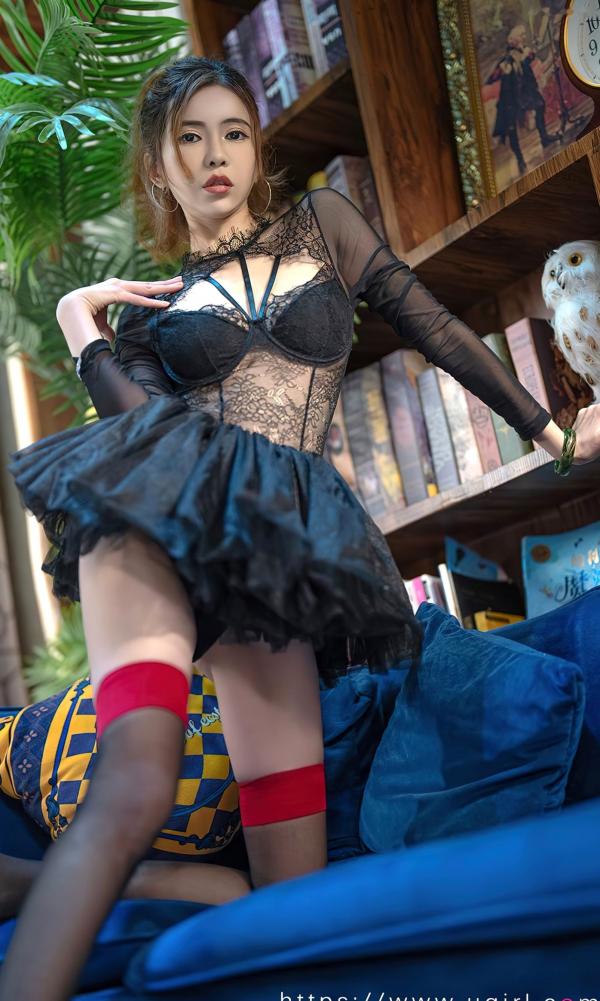 田小燕   UGirlsApp尤果圈爱尤物-2793-田小燕《无限回响》黑色蕾丝私房写真，气质女神深邃诱惑，红边丝袜美腿尽显性感风情第15张图片